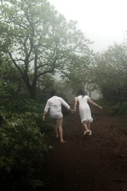 Matheran pre wedding photograph 7